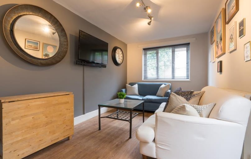 Mackintosh Place, Plasnewydd, Cardiff - Image 1